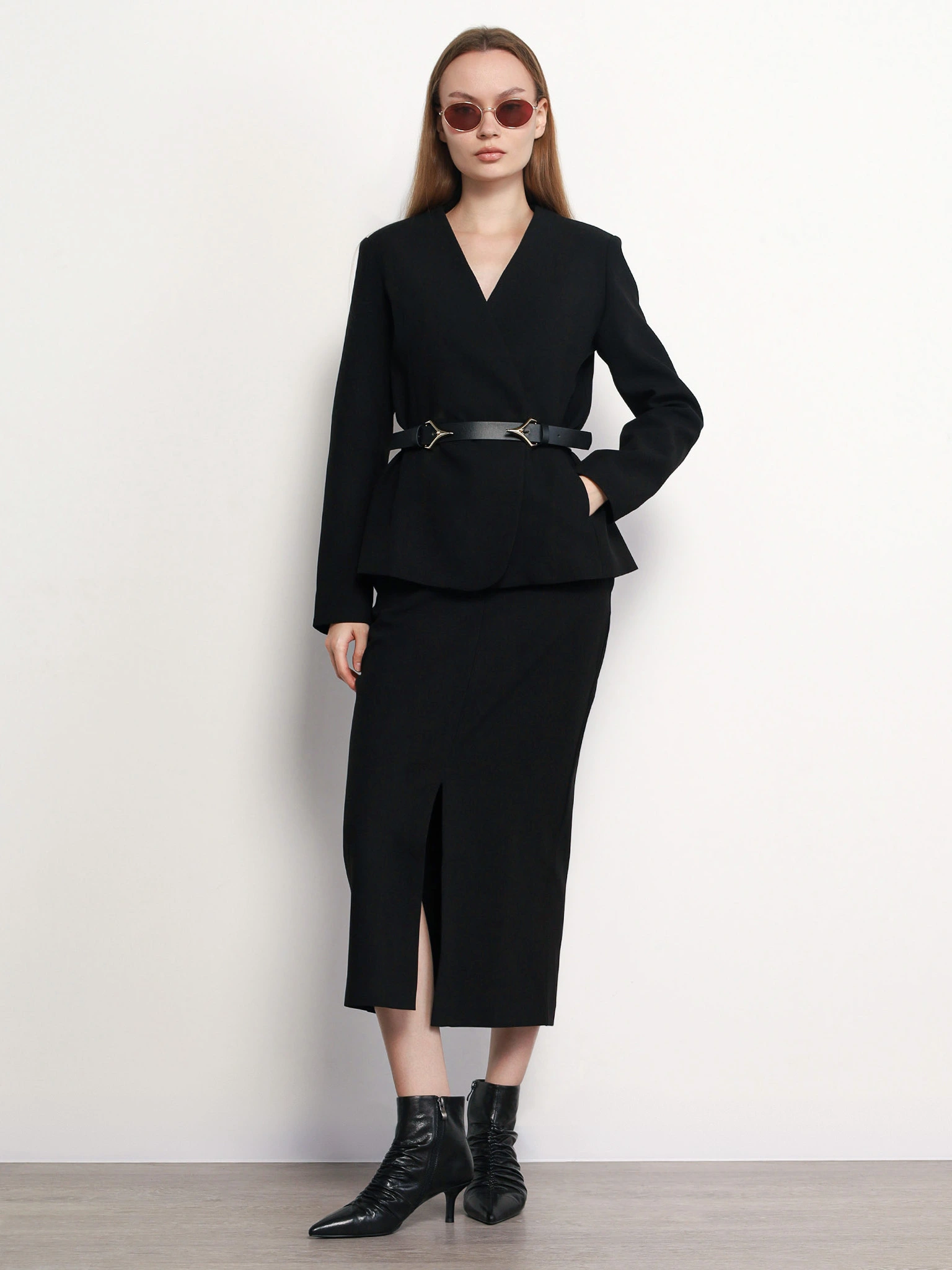 Жакет черного цвета прямого кроя